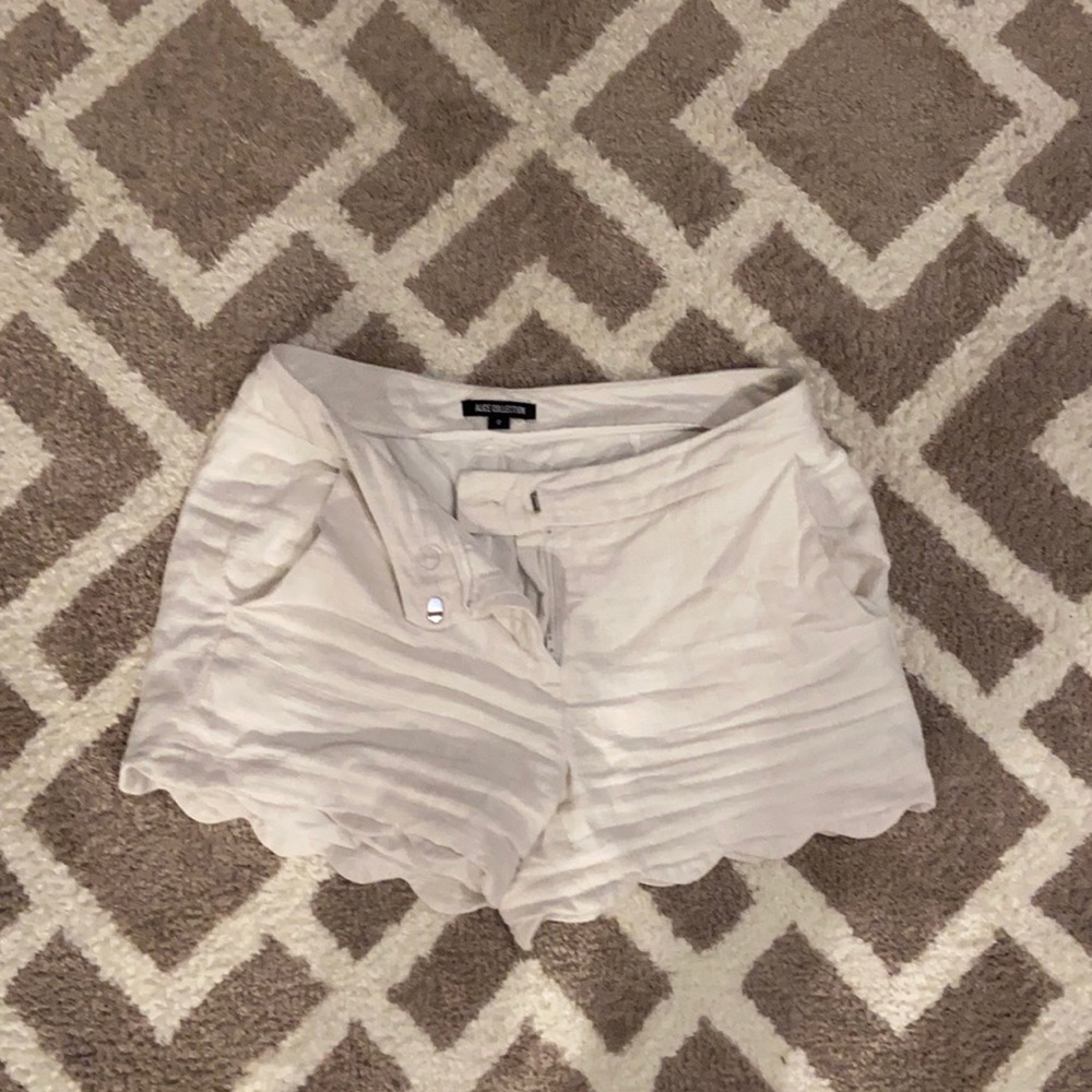 Alice Collection Shorts with scalloped hem